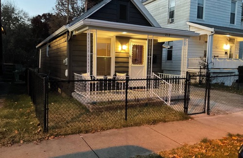 Latonia House | Charming 3-bedroom house with AC and WiFi in welcoming Covington.