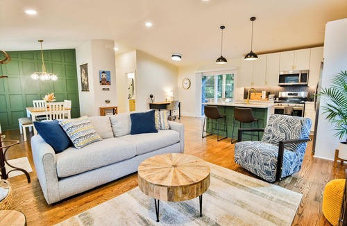 Covington House | Charming 3-bedroom house walkable to Covington Square