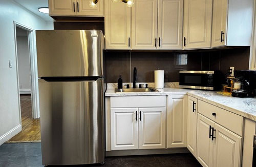 Hempstead House | Charming 3-bedroom house with WiFi, AC in enjoyable Hempstead