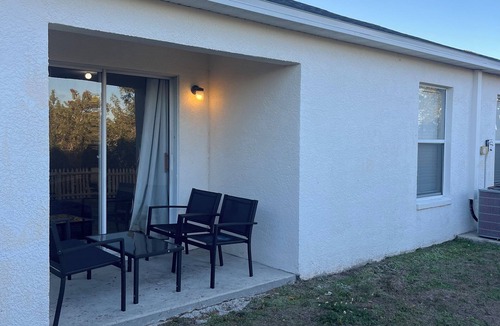 Riverview House | Charming 3-bedroom house with AC in Tampa/Riverview/fenced back yard
