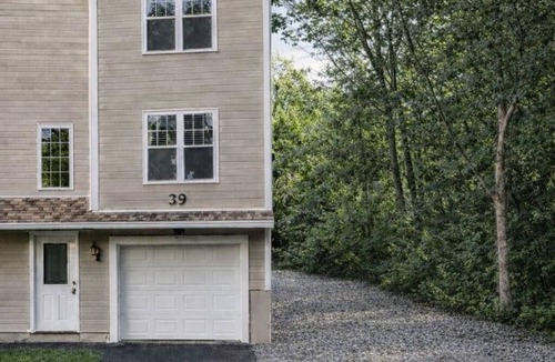 Worcester House | Charming 3-bedroom house with every amenities needed within Worcester location