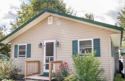 Derby House | Charming 3 bedroom home directly on Lake Salem VT -great views!