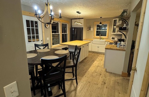 Huggins House | Charming 3-bedroom home outside of Licking Mo on Mark Twain National Forest.