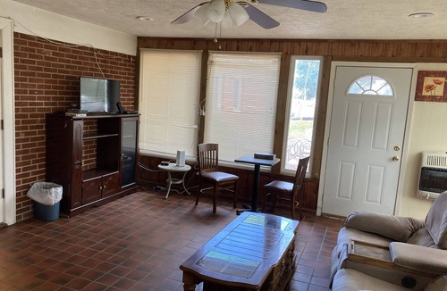 Meadowview House | Charming 3-bedroom house in tranquil Abingdon with AC