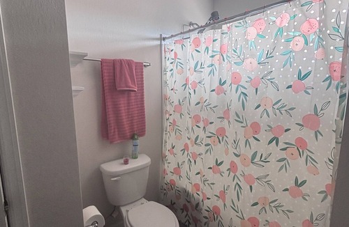Henderson House | Charming 3-bedroom house and and a 2.5 bathroom available in brighton colorado.