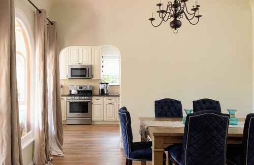 Rossmoyne House | Charming 3-bedroom house with AC and WiFi in gorgeous Glendale
