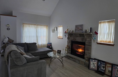 Sybertsville House | Charming 3-bedroom house MUST BE A LAND OWNER IN EAGLE ROCK RESORT