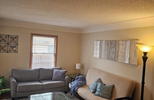 Crystal House | Charming 3-bedroom house in serene Crystal with WiFi, AC, laundry room
