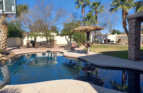 The Islands House | Charming 3-bedroom house with pool , WiFi, AC in fantastic Gilbert