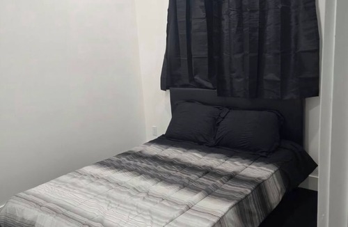 Duncan Bed & Breakfast | Charming 3-bedroom house with AC and WiFi in Duncan