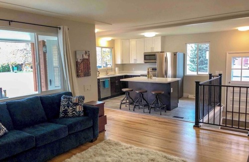 Virginia Village House | Charming 3-bedroom house. DTC- Cherry Creek- Wash Park AC WiFi Patio Fenced Yard