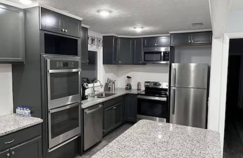 Monroe House | Charming 3-bedroom house in delightful Monroe with WiFi, AC. n