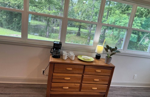 Fairbanks House | Charming 3-bedroom house on the water