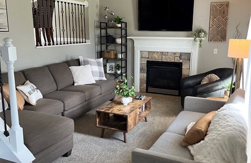 Millard House | Charming 3-bedroom house in Omaha