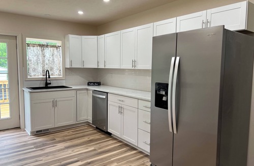 Huntsburg House | Charming 3-bedroom house in Perry with AC