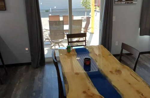 Pierre House | Charming 3-bedroom house with WiFi, AC minutes from Lake Oahe/3 stall garage