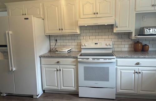 Danville House | Charming 3-bedroom lake house with AC and WiFi with Great Lake view.