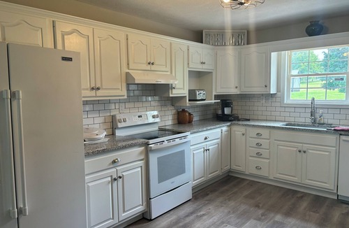 Danville House | Charming 3-bedroom lake house with AC and WiFi with Great Lake view.