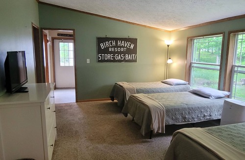 Puposky Resort | Charming 3-bedroom resort with WiFi, TV, and AC located on beautiful Gull Lake!