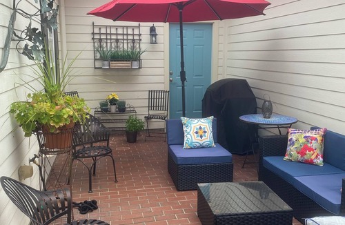 Davidson House | Charming 3-bedroom townhome in Davidson with WiFi and AC