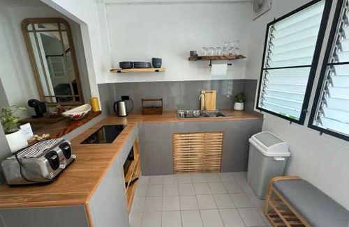 San Sai House | Charming 3-bedroom townhome with AC, free wifi near Central Festival