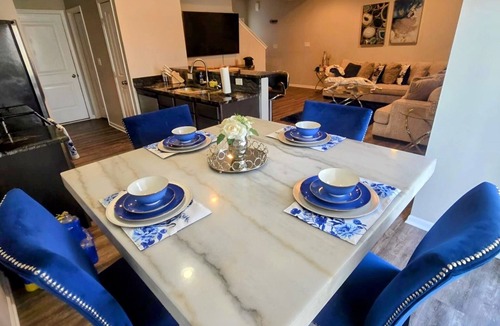 Grimes House | Charming 3-bedroom townhome with AC and WiFi in GrimesnWeekly discount is 10%