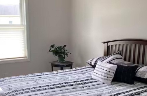 Pricedale House | Charming 3-bedroom house in Belle Vernon with WiFi and AC