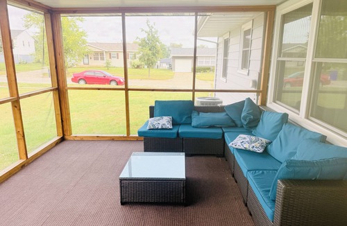 Cedar Rapids House | Charming 3-bedroom house in pleasant Cedar Rapids