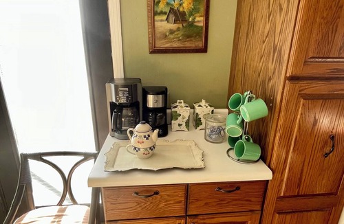 Chesterfield House | Charming 3-bedroom , 2 bath house with A/C, Fast WiFi, pet friendly