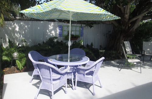 Port Canaveral House | Charming 3 Bedroom Home. Sleeps 6. 1/2 Block to Beach
