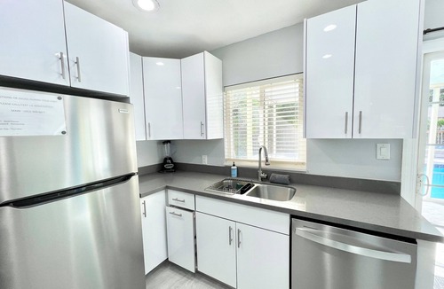 Hazel Heights House | Charming 3-bedroom house with Private Pool and Hot Tub.