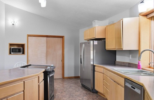 Great Falls House | Charming 3-bedroom Riverfront Home in Great Falls
