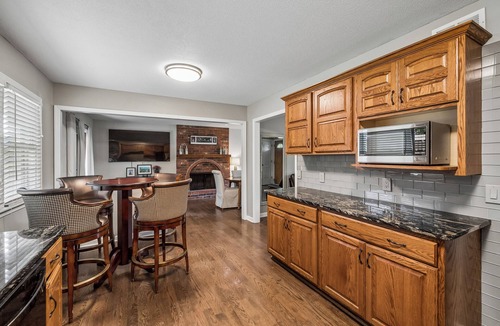 Independence House | Charming 3-bedroom house with fenced yard