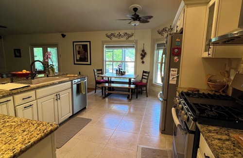 Joel House | Charming 3-bedroom house in marvelous Lehigh Acres with Heated Pool and Jacuzzi