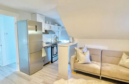 Marlborough House | Charming 3-bedroom house in Marlborough with AC, WiFi. Enjoy your stay