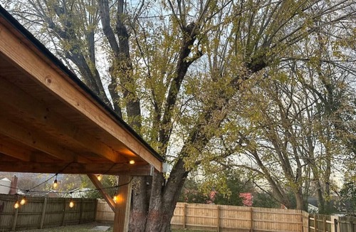 Middlesboro House | Charming 3-bedroom house in the Crater City near State Parks, LMU, & hospitals.