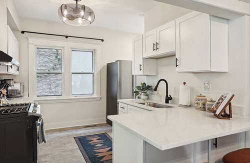 Whittier House | Charming 3-bedroom house within walking distance to Eat Street and Minneapolis