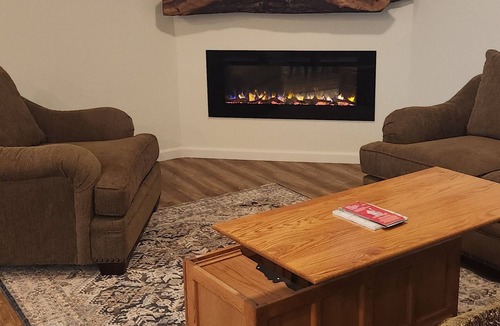Paso Robles House | Charming 3-bedroom 2 bath house. 2 king suites, attached baths. 6 car parking.