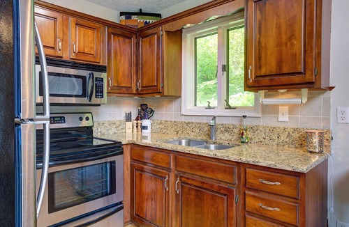 Piney Flats Cabin | Charming 3-bedroom cabin on Boone Lake