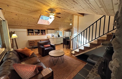 Zigzag Cabin | Charming 3-bedroom cabin in Rhododendron