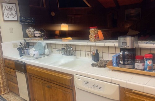 Shingletown House | Charming 3-bedroom country house with AC and fitness room in Shingletown