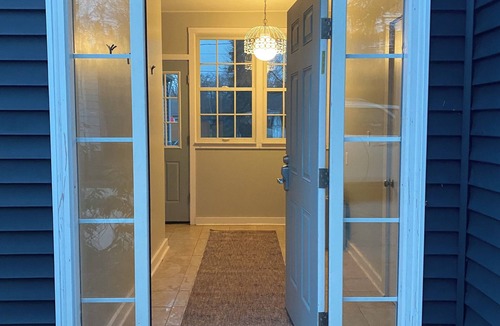 Silver Lake House | Charming 3-bedroom house with WiFi, in beautiful Silver Lake.