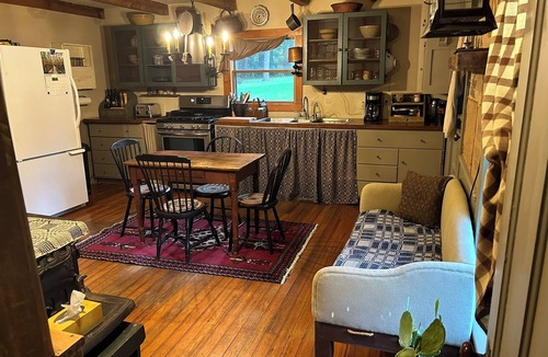 Skaneateles House | Charming 3-bedroom farmhouse in welcoming Skaneateles, short walk to village.