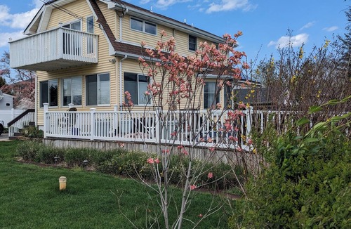 Spring Lake Heights House | Charming 3 Bedroom Home in Spring Lake