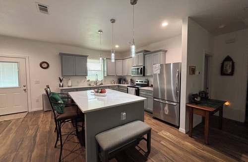 Wills Point House | Charming 3-bedroom 2-Bath house on 3 Acres lot near Lake Tawakoni that sleeps 8