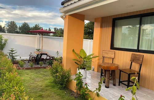 Ban Waen House | Charming 3-BR/2 bath Residence in Chiang Mai—20 mins to the Old City.