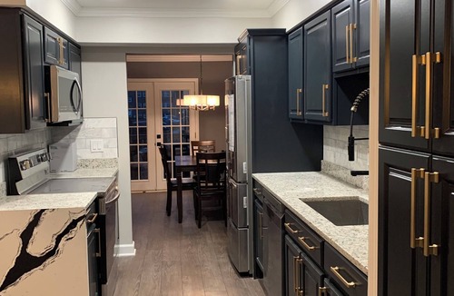 Centreville House | Charming 3-BR Corporate Guesthouse near Dulles Airport curated for convenience.