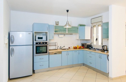 Baka Apartment | Charming 3 BR in Baka w/garden