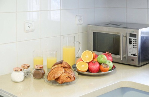 Baka Apartment | Charming 3 BR in Baka w/garden