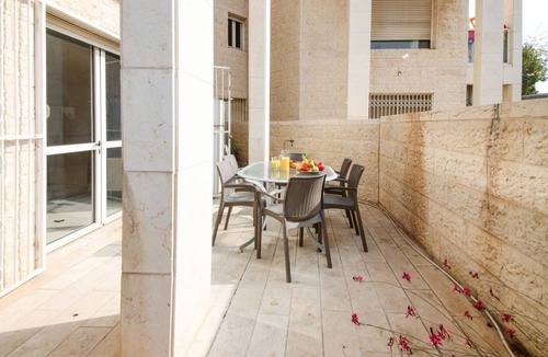 Baka Apartment | Charming 3 BR in Baka w/garden